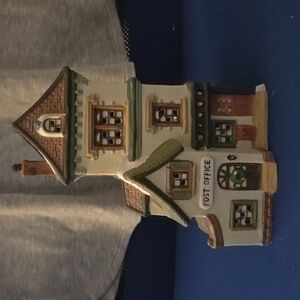 Village square collectible post office sold from Caldor 1994